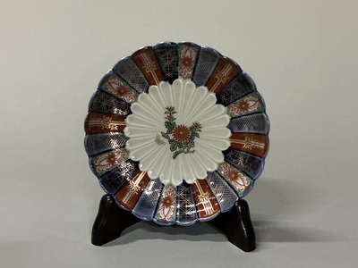 N300、古伊万里の伝統 染錦 金彩 （丑 ）開運金運香炉 置物 飾り 美品 N300、古伊万里の伝統 染錦 金彩 （丑 ）開運金運香炉 置物 飾り 美